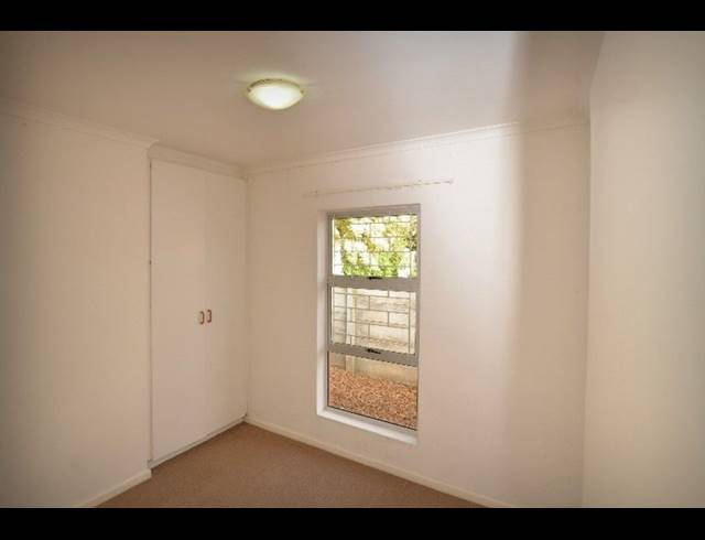 3 bed property to rent in UITZICHT